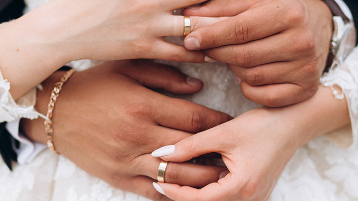 What is The Difference Between an Engagement & Wedding Ring?