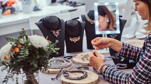 Best Online Jewelry Stores in 2026: A Gem Expert's Guide, Plus Top Picks for Gifting
