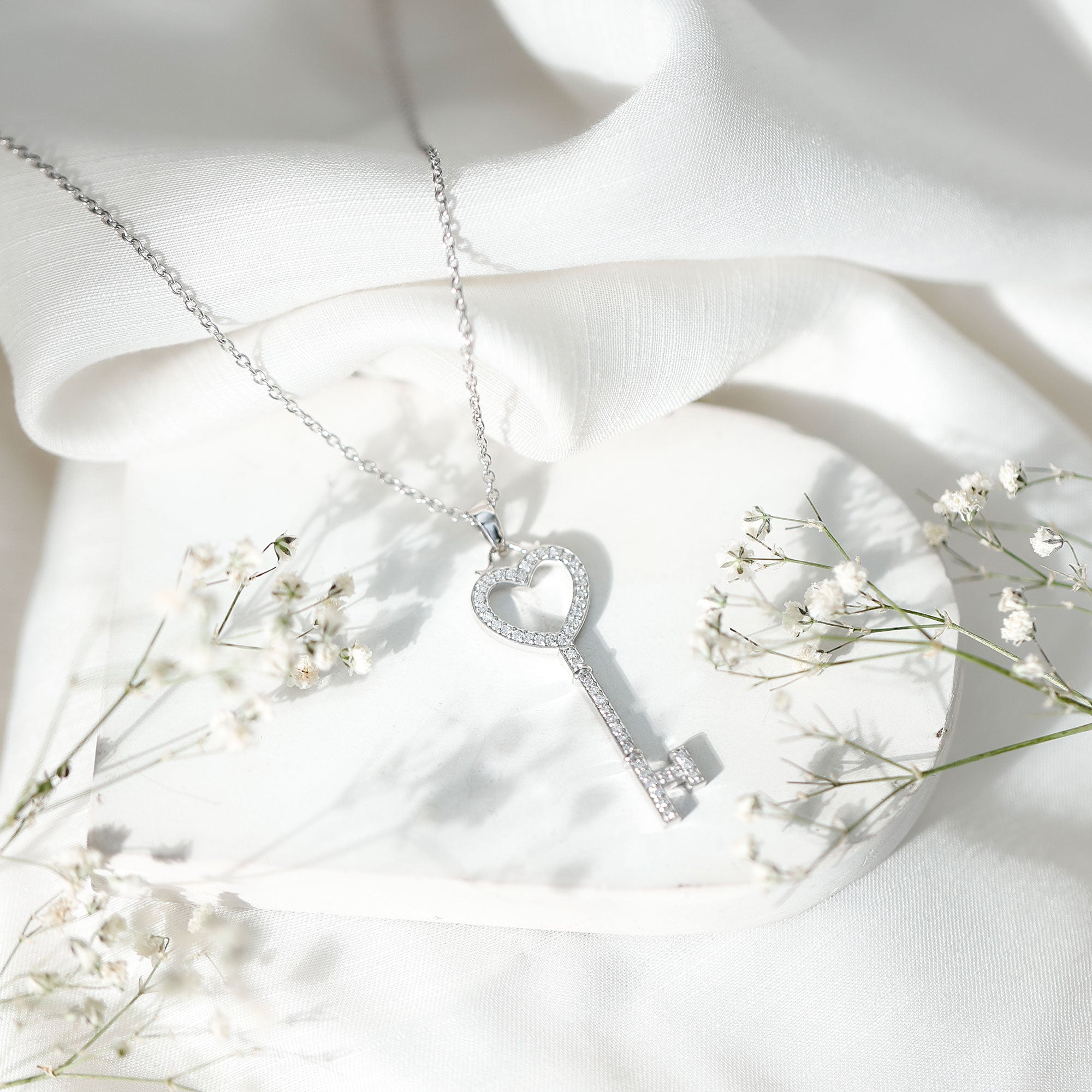 Certified Moissanite Key to My Heart Necklace D-VS1 - Rosec Jewels