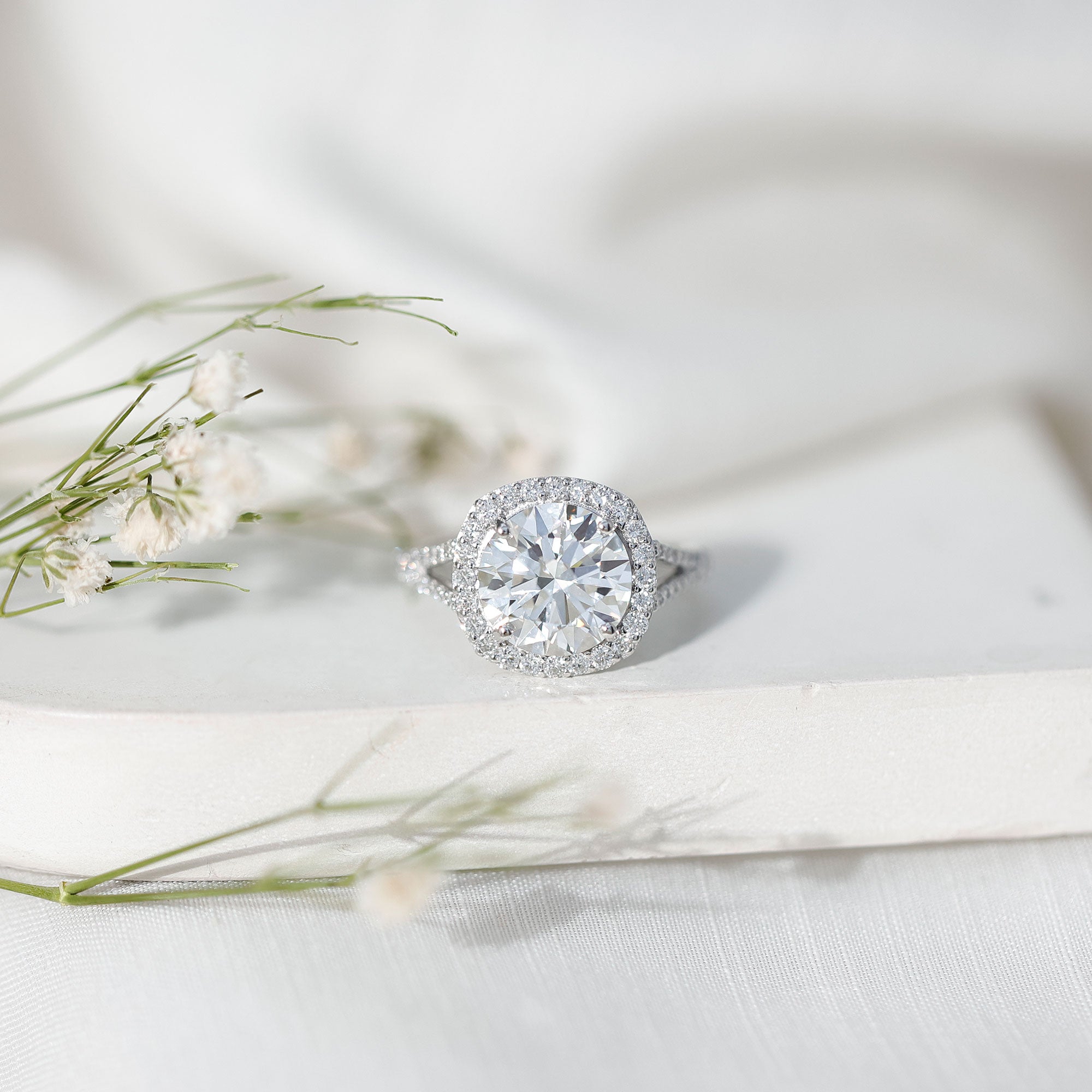 IGI Certified Lab Grown Diamond Statement Engagement Ring with Split Shank Lab - ( E-VS1 ) - Rosec Jewels