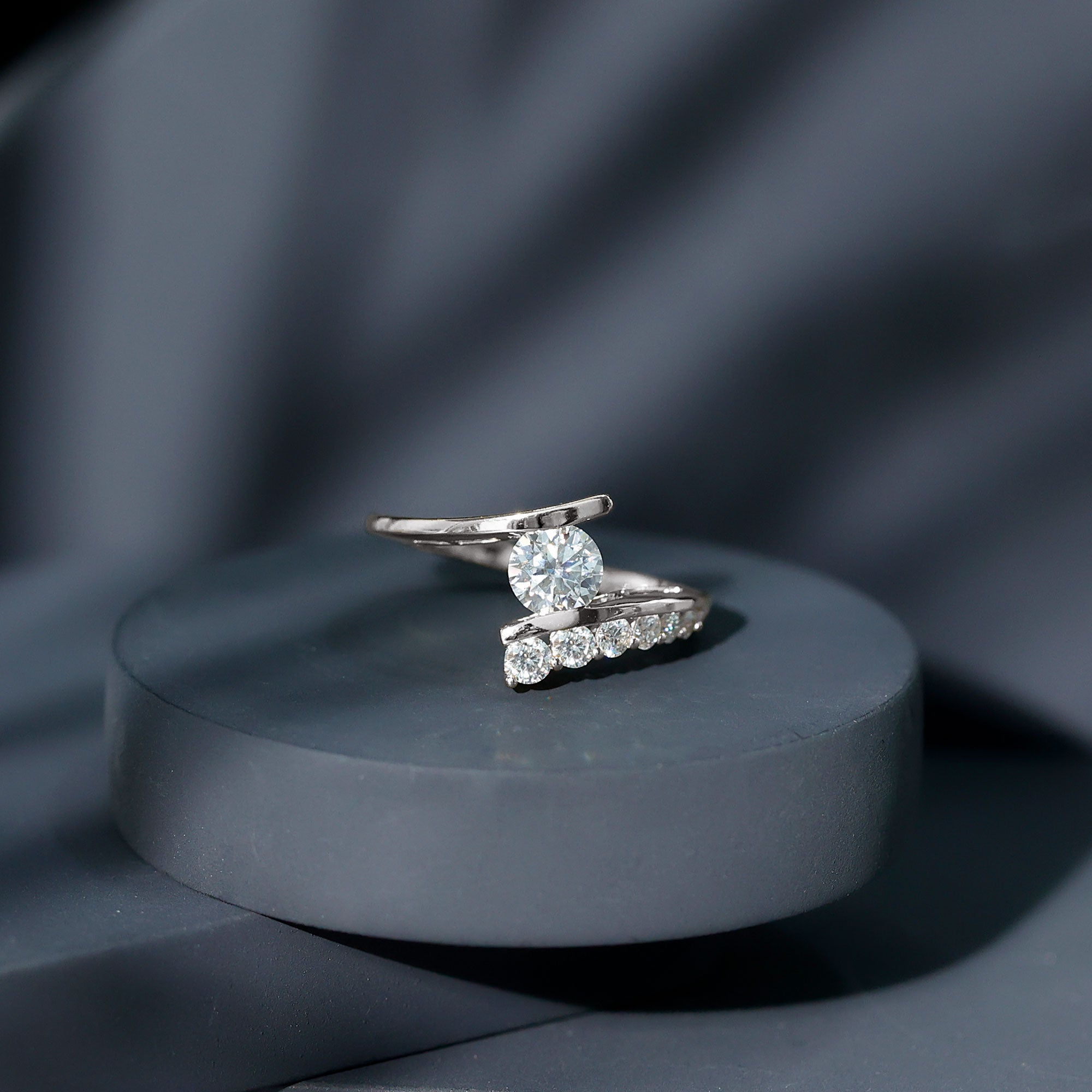 6 MM Certified Round Moissanite Bypass Engagement Ring D-VS1 - Rosec Jewels