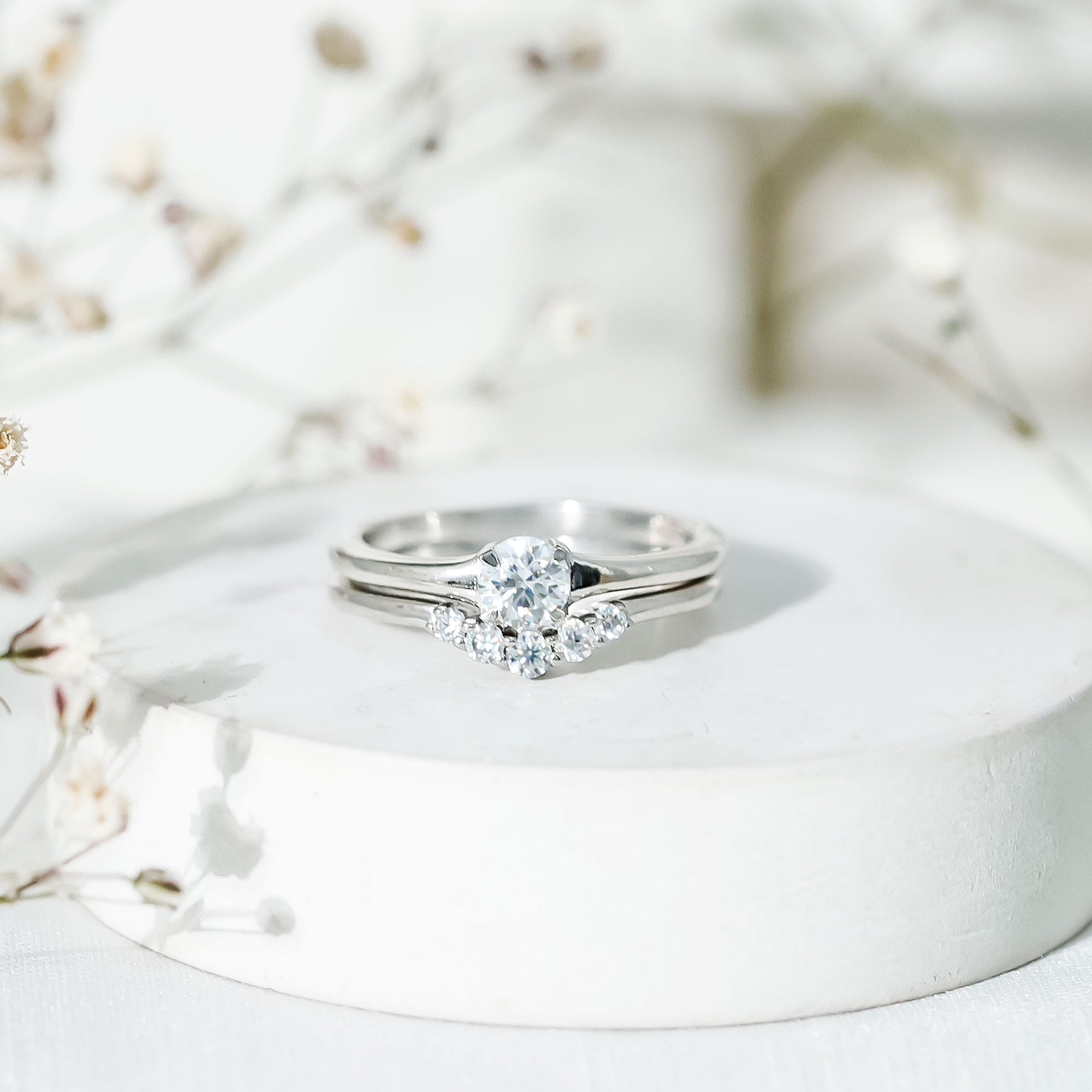 Round Cut Moissanite Engagement Ring with Wedding Band D-VS1 - Rosec Jewels