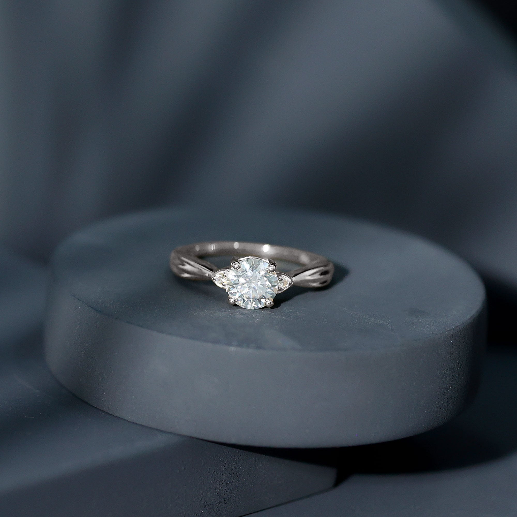 Round Moissanite Solitaire Engagement Ring for Her D-VS1 - Rosec Jewels