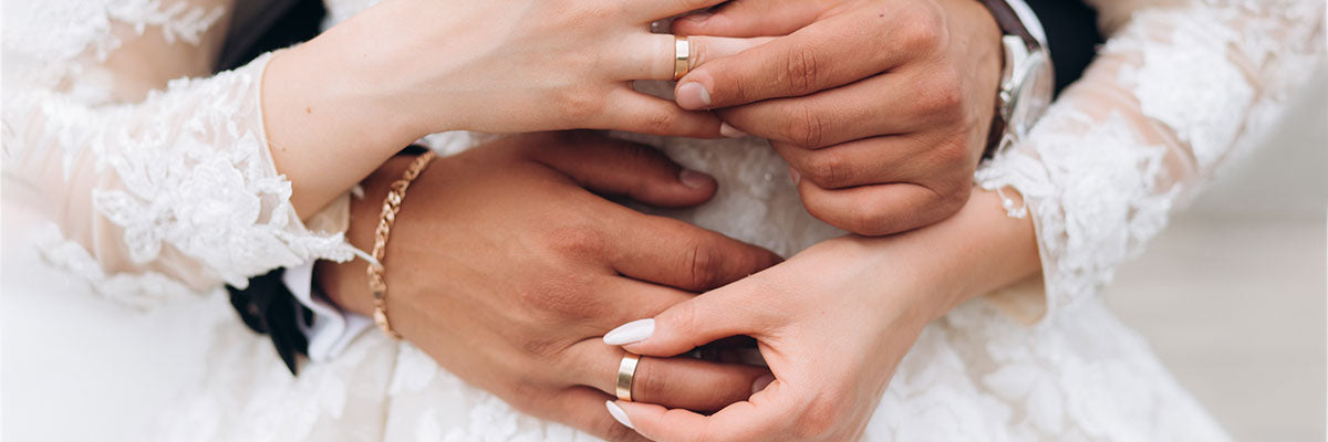 What is The Difference Between an Engagement & Wedding Ring?