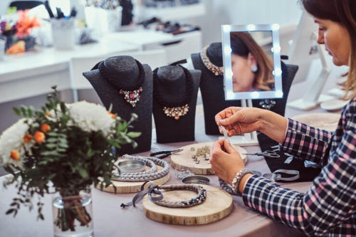 Best Online Jewelry Stores in 2026: A Gem Expert's Guide, Plus Top Picks for Gifting
