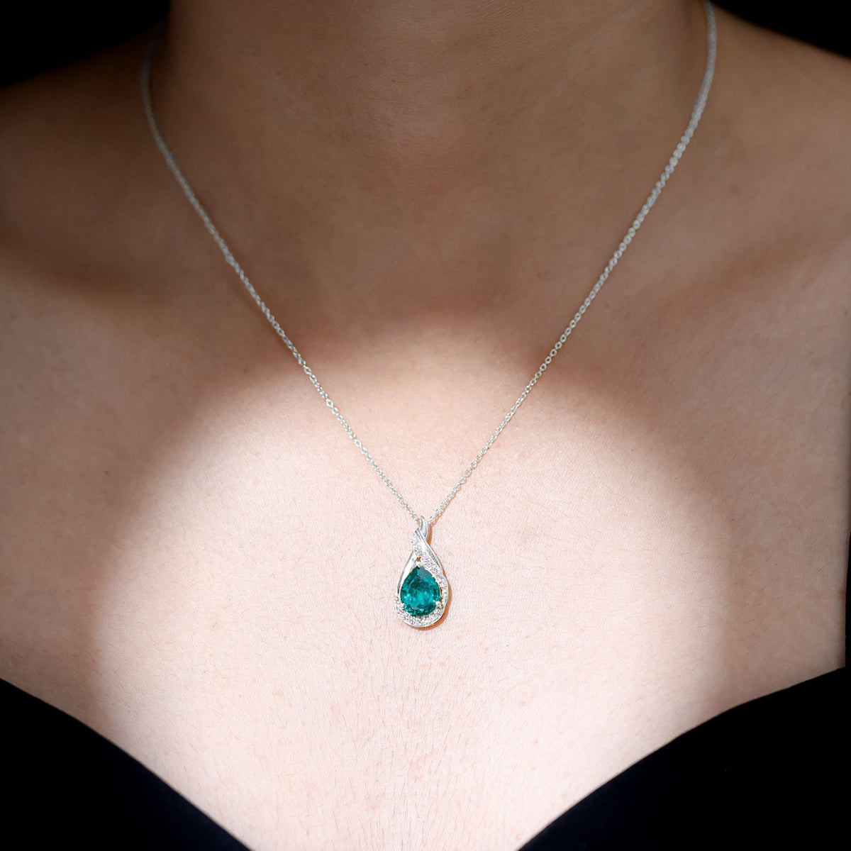 Lab Grown Emerald Vintage Inspired Necklace with Diamond AAAA - Rosec Jewels