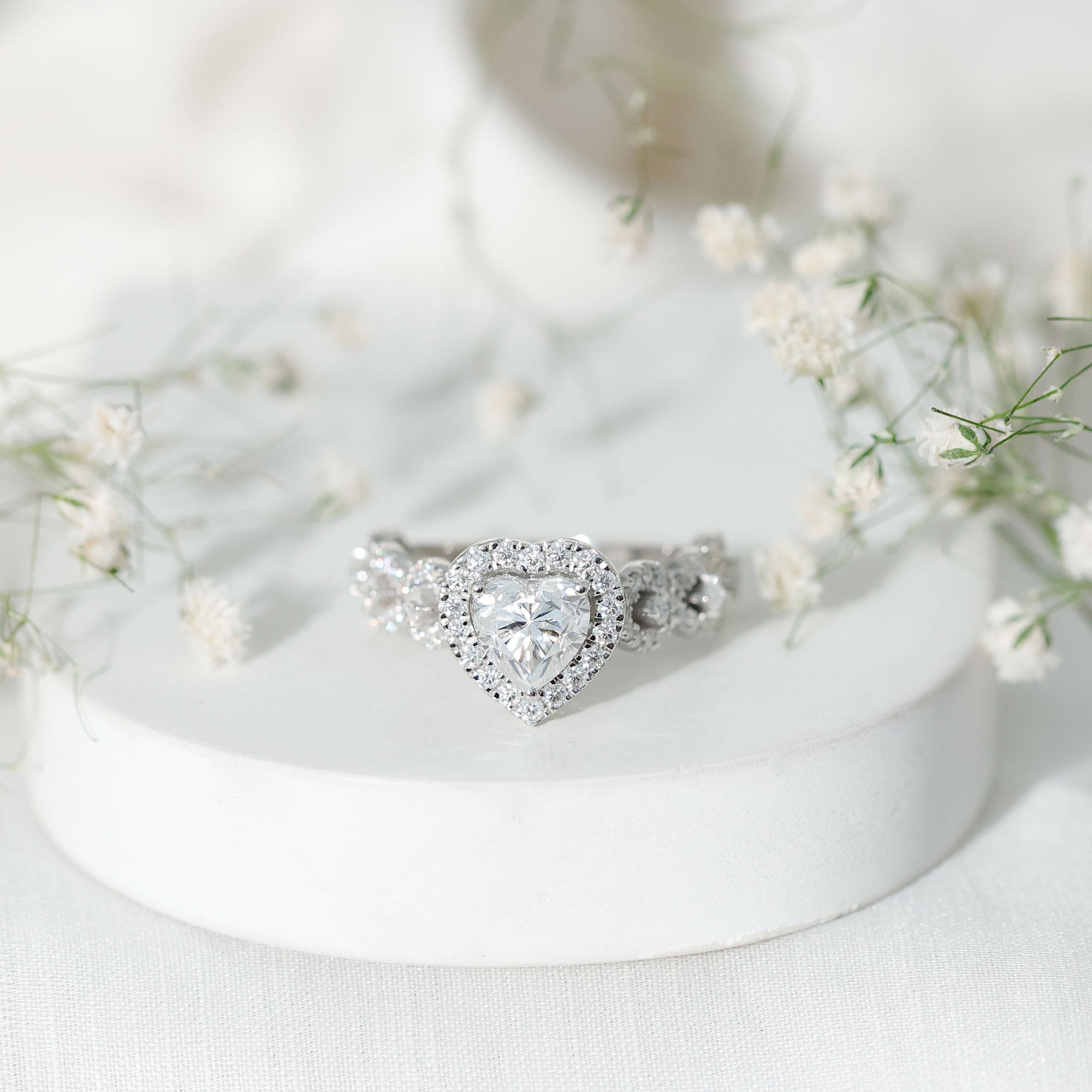 1.5 CT Heart Shape Moissanite Engagement Ring with Accent D-VS1 - Rosec Jewels