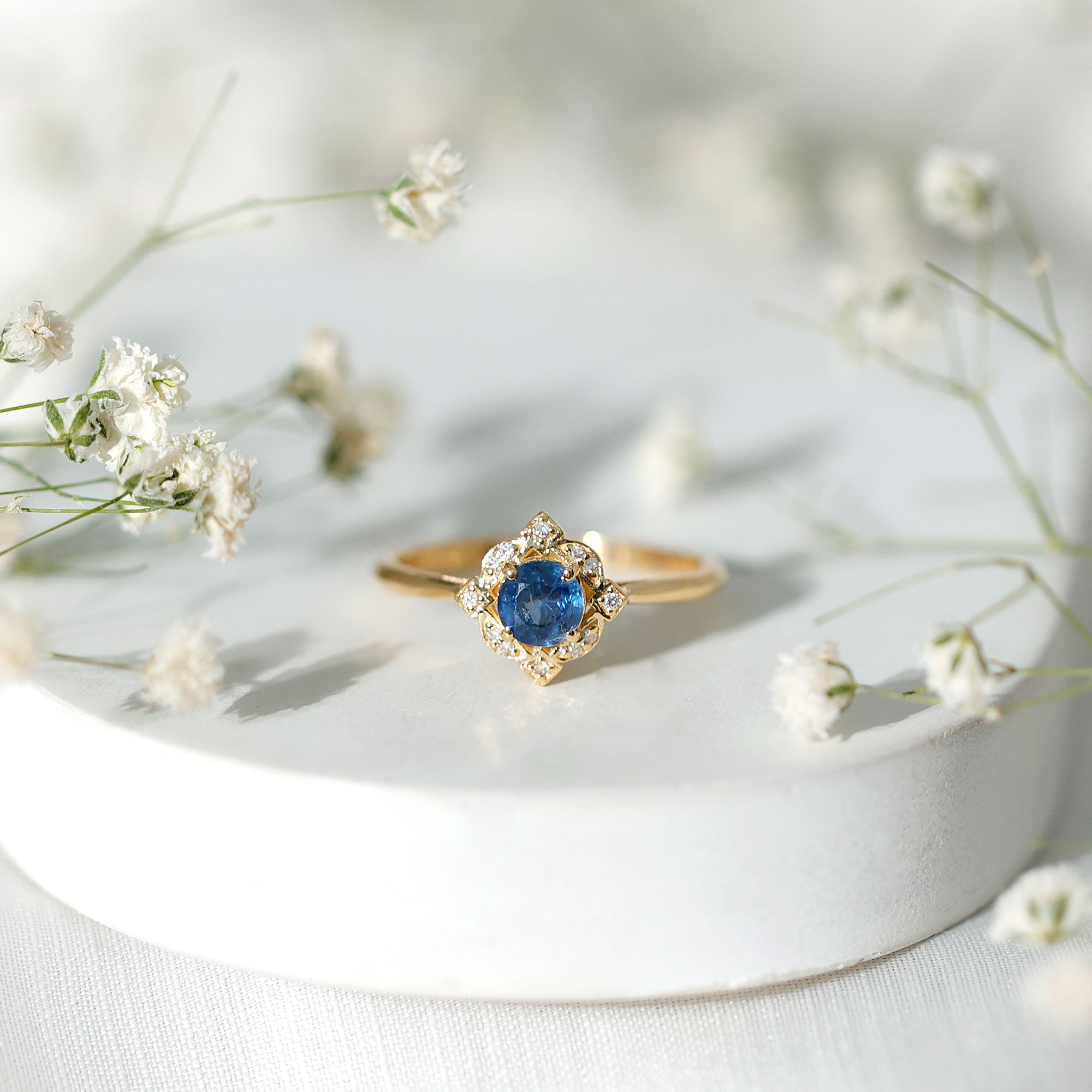 Vintage Style 0.9 Carat Blue Sapphire Engagement Ring with Diamond Halo AAA - Rosec Jewels