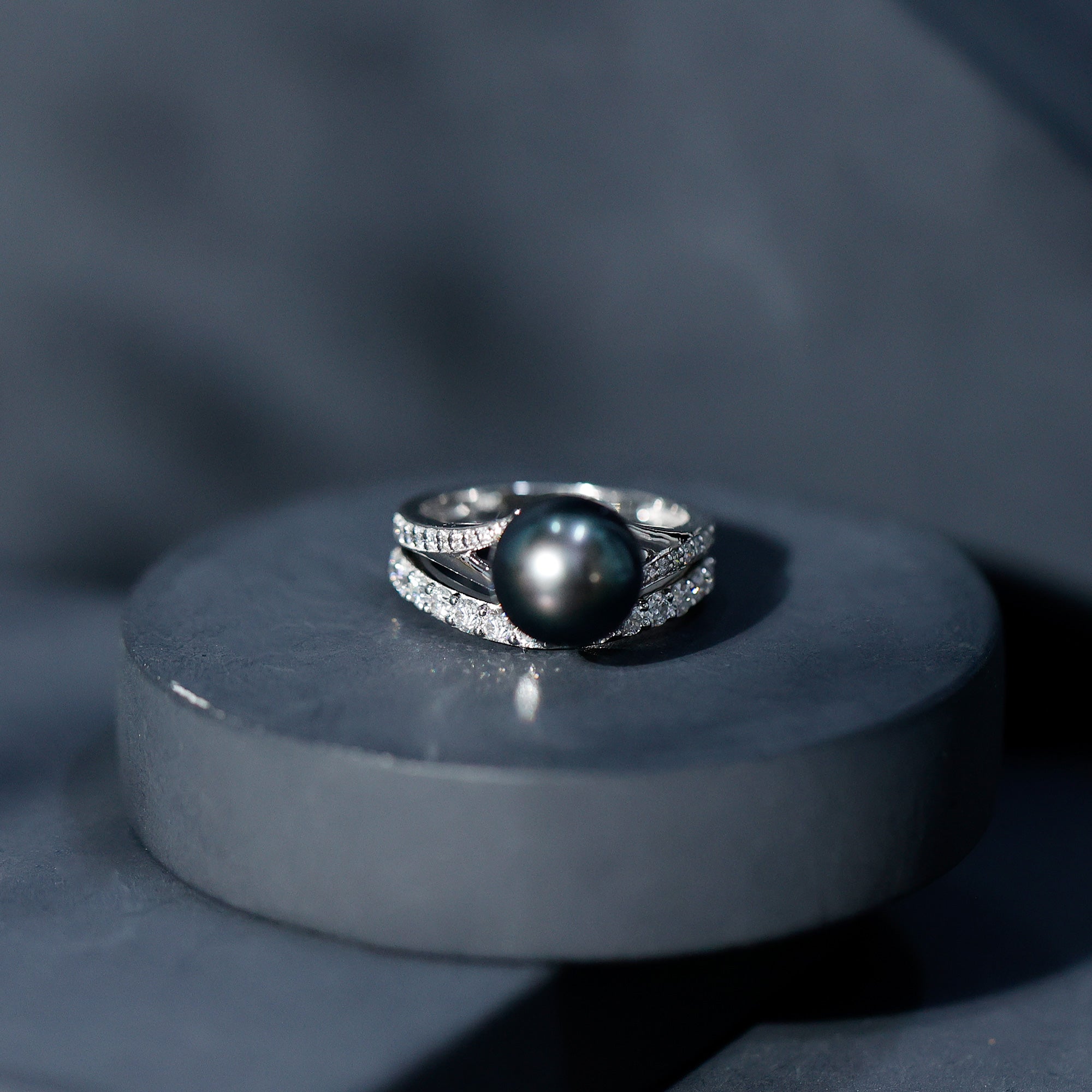 Rosec Jewels-Designer Tahitian Black Pearl Wedding Ring Set with Moissanite